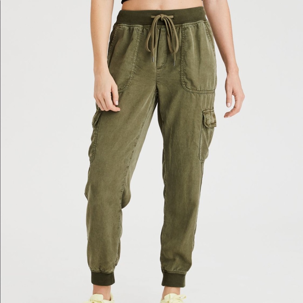 American Eagle High Rise Jogger Pant